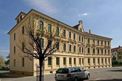 Ansicht_vorn.JPG - 1-Raum Wohnung im Erdgeschoss mit Balkon in Liebertwolkwitz