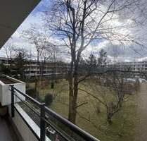 von privat - 12 qm Südbalkon, ruhige Innenhoflage, 50 m zur U-Bahn - München Ramersdorf-Perlach