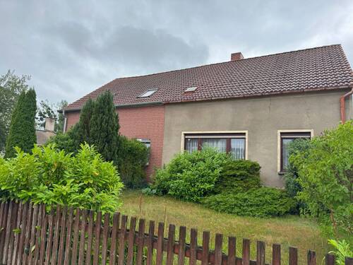 Vorgarten - 3 Zimmer Mehrfamilienhaus, Wohnhaus in Eggesin