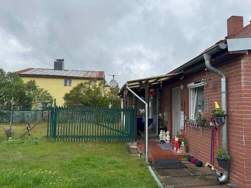 Zuwegung - Mehrfamilienhaus, Wohnhaus mit 130,00 m&sup2; in Eggesin zum Kaufen