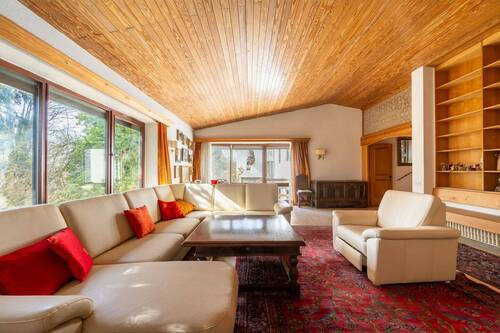 Wohnzimmer - 7 Zimmer Einfamilienhaus zum Kaufen in Haag