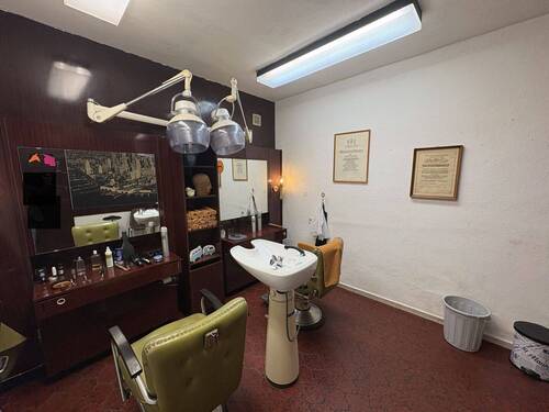 Salon - 