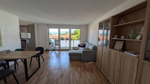 Wohnzimmer - Neubau 3- Zimmerwohnung mit Balkon