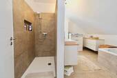 Badezimmer OG - Ansicht 2 - 