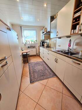 Küche mit Einbauküche - 3 Zimmer Terrassenwohnung in Nürnberg