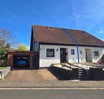 Gepflegte Doppelhaushälfte mit großem Grundstück für Ihre Familie - Losheim am See Niederlosheim