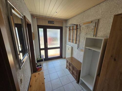 Flur - 4 Zimmer Doppelhaushälfte in Losheim am See