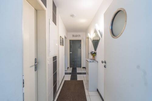 Flur - 2 Zimmer Etagenwohnung zum Kaufen in Maannheim