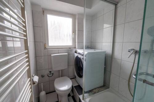 Badezimmer - Etagenwohnung mit 48,00 m&sup2; in Maannheim zum Kaufen