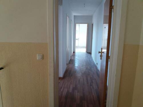 Blick durch den Wohnungsflur - 