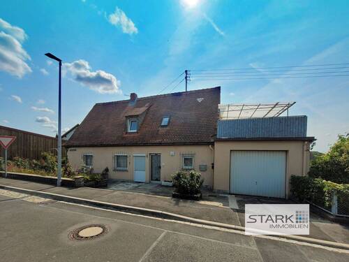 A Hausansicht.jpg - 7 Zimmer Mehrfamilienhaus, Wohnhaus zum Kaufen in Kirchheim