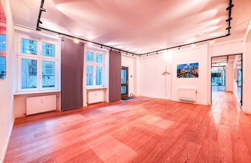 Raum 4 mit Hofzugang & Zugang Raum 3 - Repräsentative Geschäftsräume im Kernsanierten Altbau