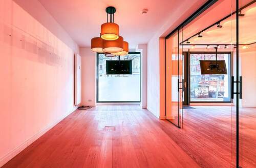 Raum 2 mit Schaufenster - 