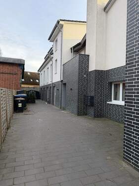 Nordansicht - Hauseingang - 3 Zimmer Etagenwohnung in Tangstedt