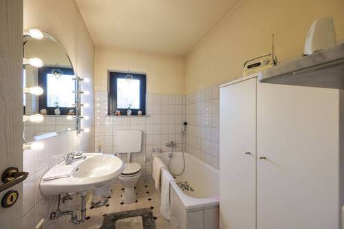 Badezimmer 1. OG - 