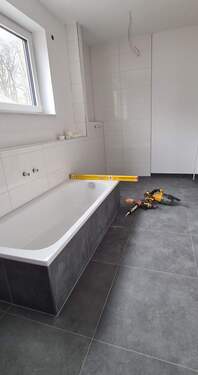 Bad_11.2025.jpg - 7 Zimmer Doppelhaushälfte zum Kaufen in Kandel