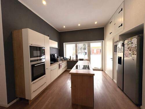 Küche EG - Mehrfamilienhaus, Wohnhaus mit 300,00 m&sup2; in Eisenach zum Kaufen