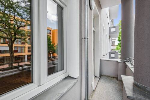 Balkon_weitere Ansicht - 