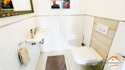 Wohnung im gleichen Haus, sehr ähnl. Ausstattung - 