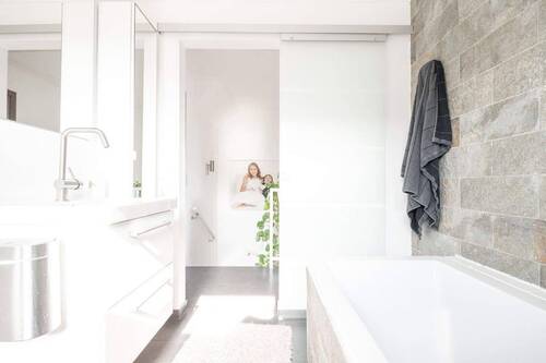 Badezimmer mit Wanne (6).jpeg - 