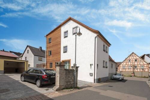 Außenansicht.jpg - Modernes, top saniertes Einfamilienhaus im Innenort von Tauberrettersheim
