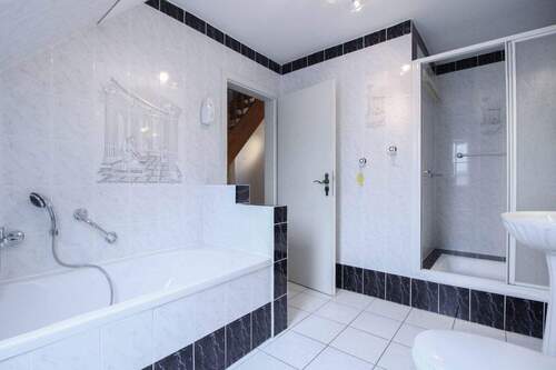 Badezimmer Ansicht 2 - 