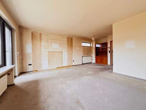 Wohnzimmer - 4 Zimmer Mehrfamilienhaus, Wohnhaus in Bremen