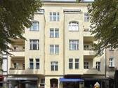 Haus Vorderansicht - 4 Zimmer Etagenwohnung zum Kaufen in Berlin