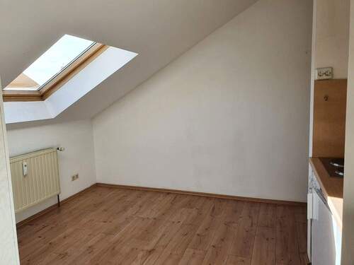 Wohn- und Küchenbereich - 2 Zimmer Etagenwohnung zum Kaufen in Regensburg