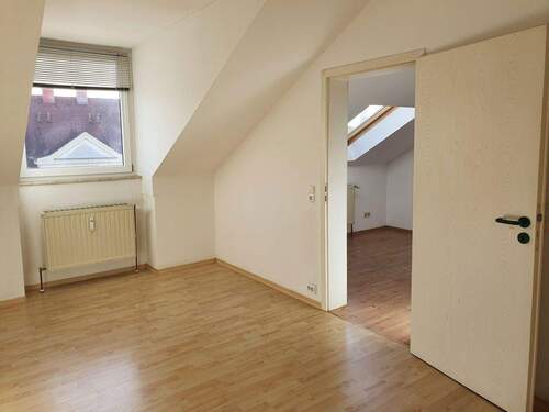 Schlaf- und Arbeitszimmer - 