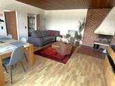 Wohn-Essraum mit Kamin - Etagenwohnung in Bornheim