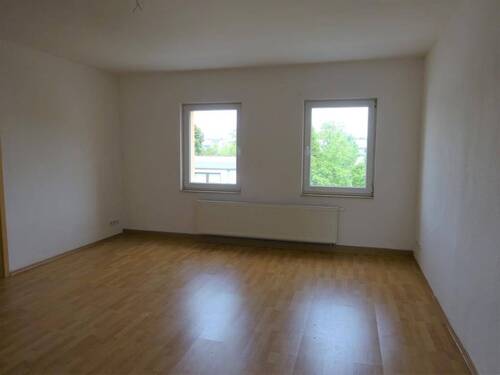 Wohnzimmer - 4 Zimmer Etagenwohnung zur Miete in Gera