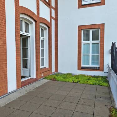 Austritt zur Terrasse - 2 Zimmer Etagenwohnung zur Miete in Schwerin