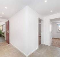 Hochwertig sanierte 3-Zi.-Wohnung mit Balkon und sehr guter Energieeffizienz - Germering