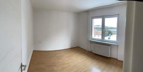 Schlafzimmer 1 - Etagenwohnung mit 75,00 m&sup2; in Würzburg zur Miete