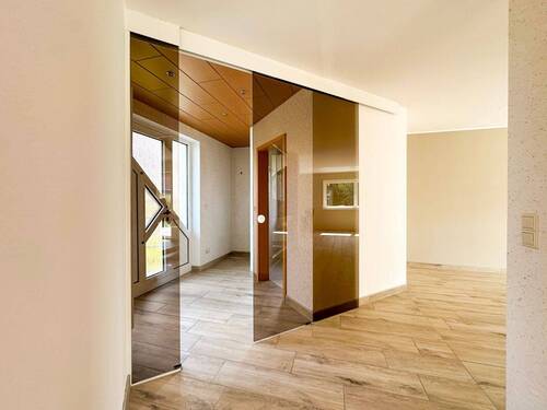 Edle Glasschiebetür - Einfamilienhaus mit 161,20 m&sup2; in Windischleuba zum Kaufen