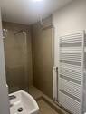 Dusche und Handtuchheizkörper - 2 Zimmer Etagenwohnung in Bensheim