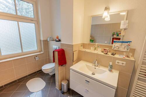 modernes Badezimmer - 