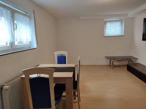 Zimmer Ansicht - Souterrain-Wohnung mit EBK in Butzbach!