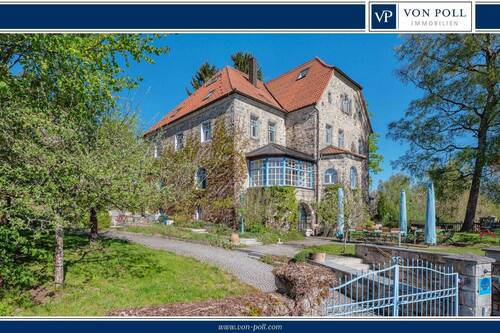 Bild 1 - Raum für Generationen: Saniertes Gründerzeitanwesen mit Kutscherhaus im Herzen Niederbayerns