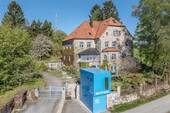 Villa mit Salettl und Fahrradgarage - 