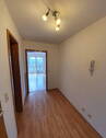 Flur mit Blick ins Wohnzimmer - 