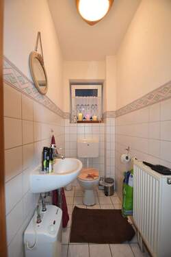 ERH WC - 1 Zimmer Mehrfamilienhaus, Wohnhaus in Krempe