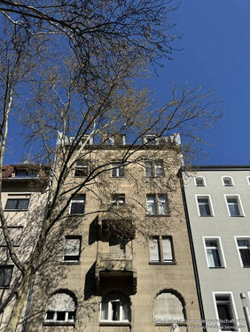 Hausansicht - 1 Zimmer Mehrfamilienhaus, Wohnhaus in Karlsruhe