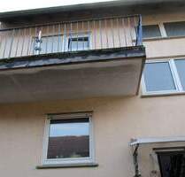 ZFH und Gewerbe auf grossem, teilbarem Grundstück (mehrere Parzellen) mit Entwicklungspotential. Weitere WohnGewerbebebauung Landwirtsch. möglich. - Bergrheinfeld