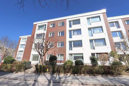 Hausansicht - 3 Zimmer Terrassenwohnung zum Kaufen in Hamburg