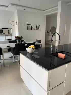 Küche und Esszimmer im EG - 1 Zimmer Mehrfamilienhaus, Wohnhaus in Dillenburg