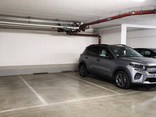 Tiefgaragenstellplatz - 