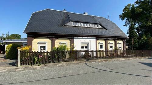 Frontansicht - 7 Zimmer Einfamilienhaus zum Kaufen in Ebersbach-Neugersdorf