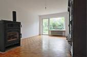 Wohnzimmer mit Terrassenausgang - Reihenmittelhaus mit 110,00 m² in München / Untermenzing zum Kaufen